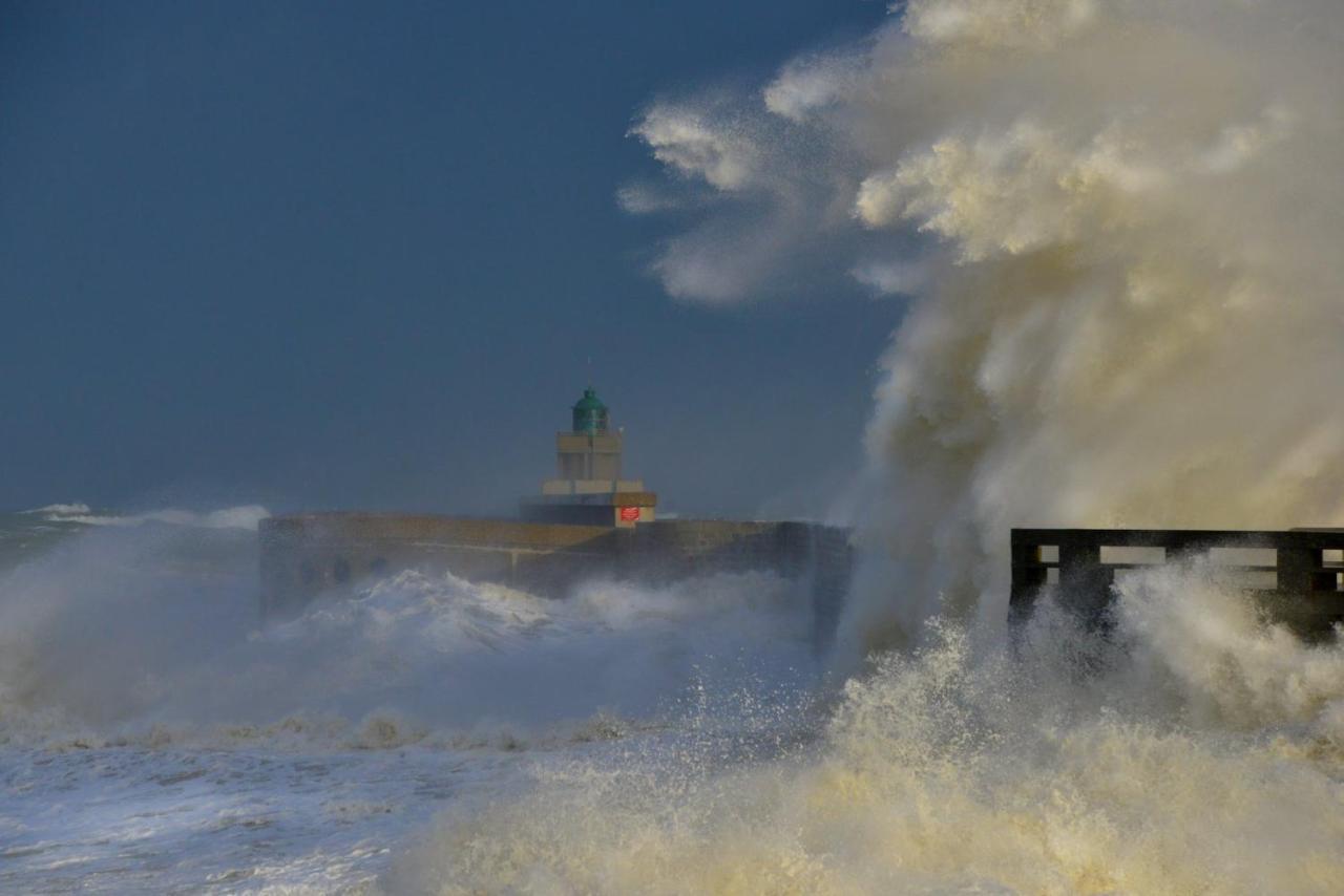 Avec Jardinet Sans Vis A Vis Plein Centre Ville Au Rdc 350M De La Plage Dieppe Buitenkant foto